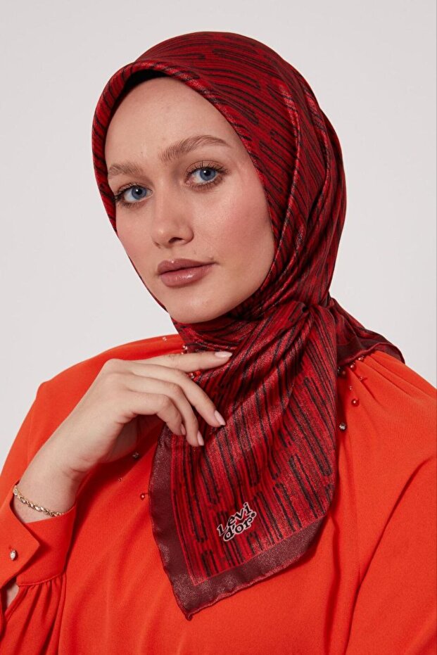 وشاح كريستالي لامع بنمط مخطط - 1