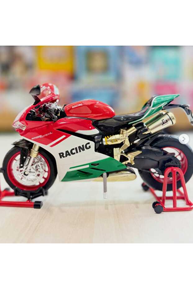 Panigale 1199 Die-Cast With Helmet, Smoke And Light 1:9 Scale
