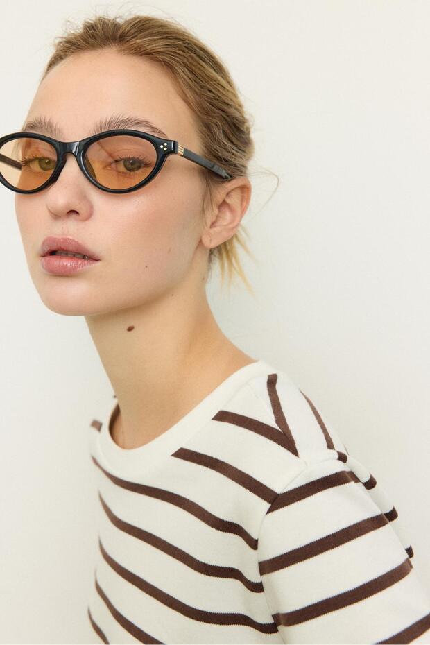 تي شيرت مخطط ثقيل الوزن بقصّة عادية - 1