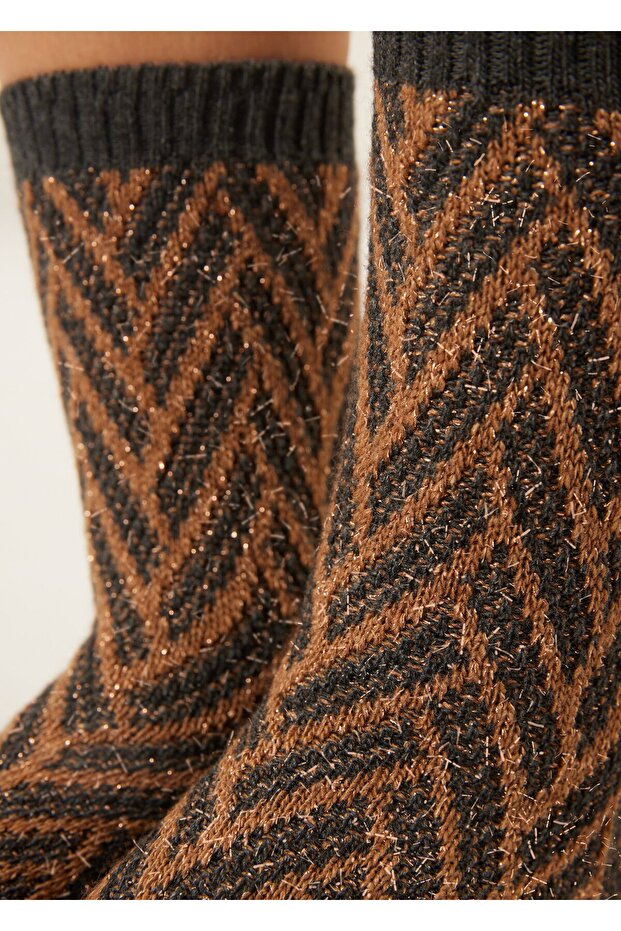 جوارب منقوشة بنمط متعرج لامع - 2