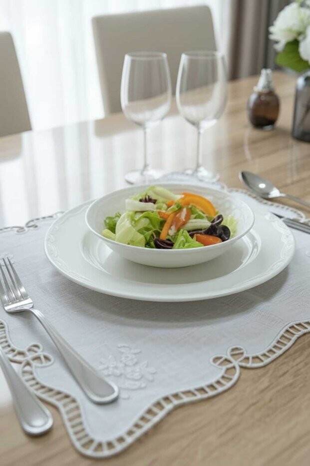 Embroidered Cut-Out Plate American Service Plate (1 Piece)