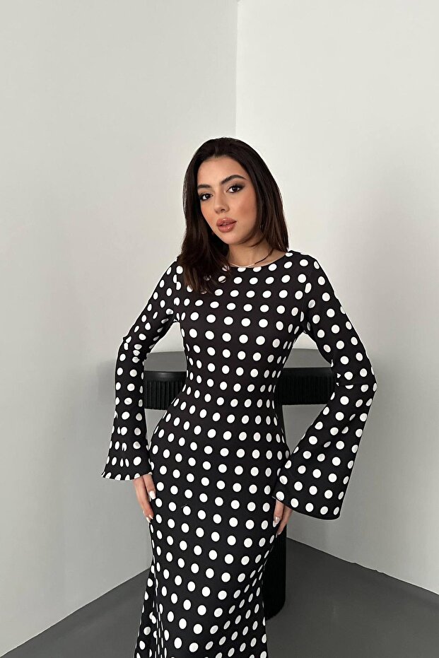 Puantiyeli Vücudu Saran Maxi Elbise - 1