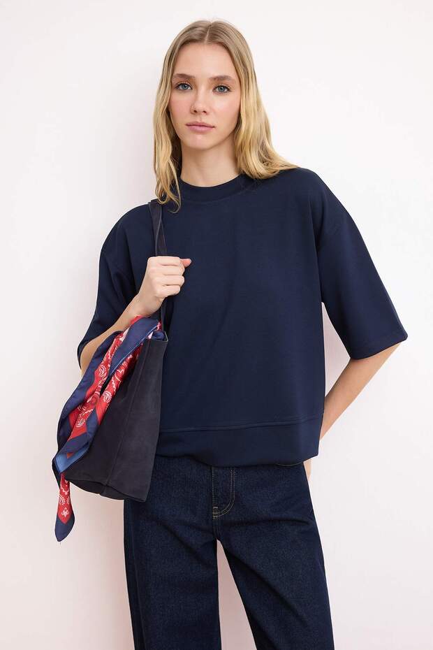 Lacivert Oversize/Geniş Kalıp Düşük Kol Truvakar Soft Touch Örme T-Shirt TWOSS26TS00182