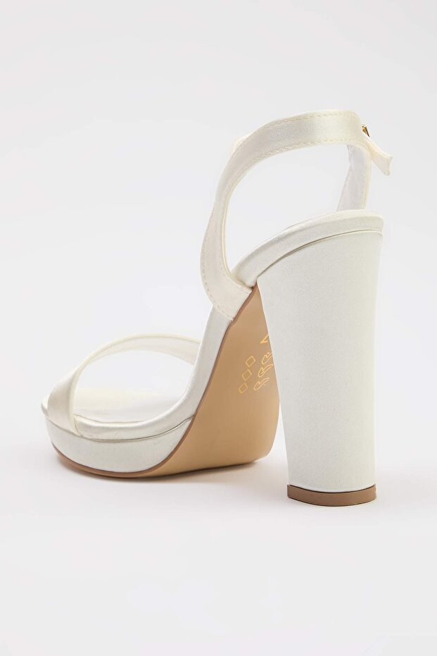 Bridal İnci Beyaz Kadın 10 cm Klasik Topuklu Ayakkabı TAKSS26TO00008 - 5