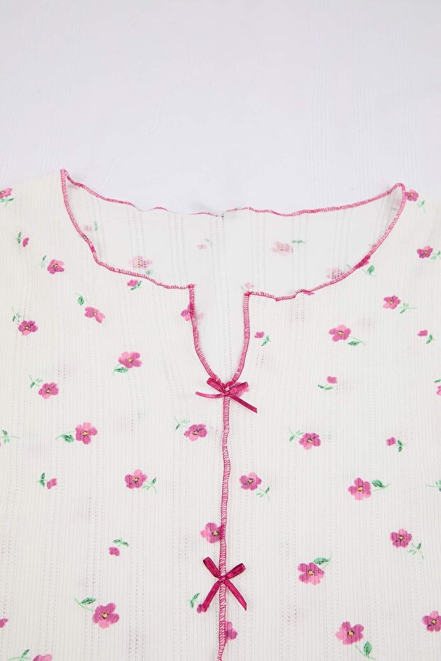 Beyaz-Pembe Çiçek Desenli Kurdeleli Kaşkorse Büyük Beden Pijama Takımı TBBSS26AI00020 - 6