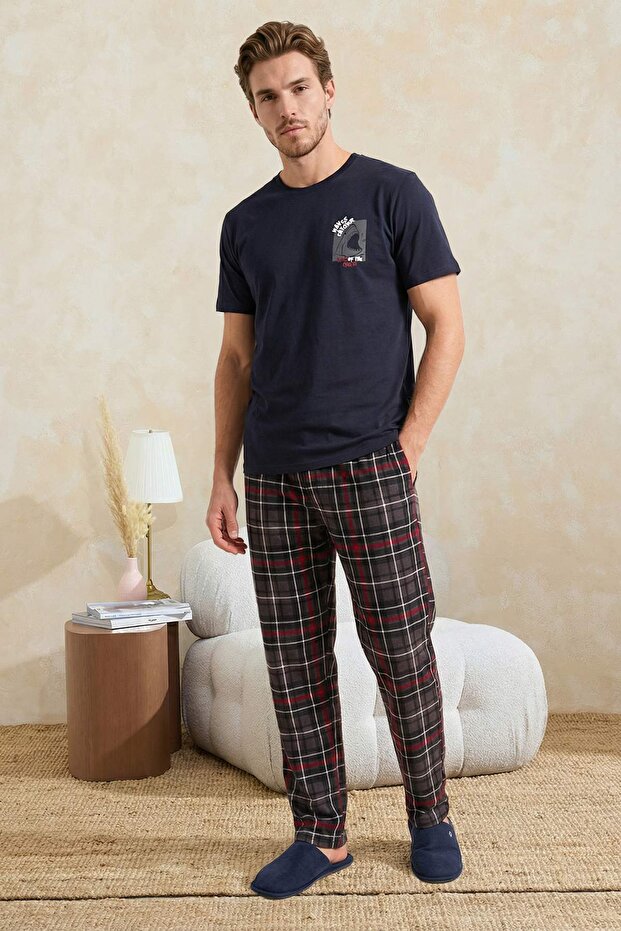 Lacivert Regular Kesim Köpek Balığı Baskılı Ekose Örme Pijama Takımı TMNSS26PT00035 - 1