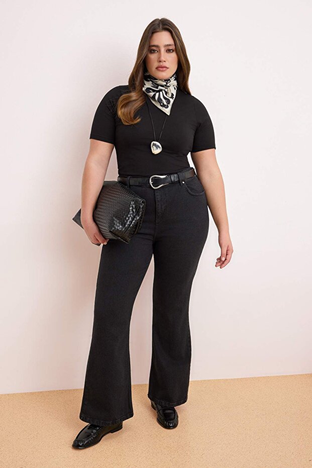 Siyah Sustainable Lasrtikli Bel Comfort/Esnek Flare İspanyol Paça Büyük Beden Jeans TBBSS26CJ00021