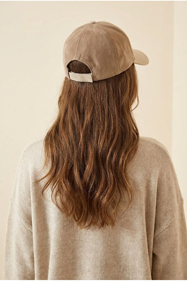 قبعة من جلد الغزال البيج - 4