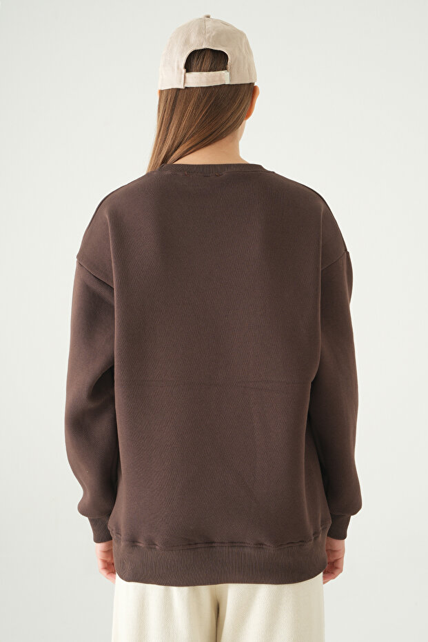 1041 سويت شيرت مطبوع باللون البني - 5