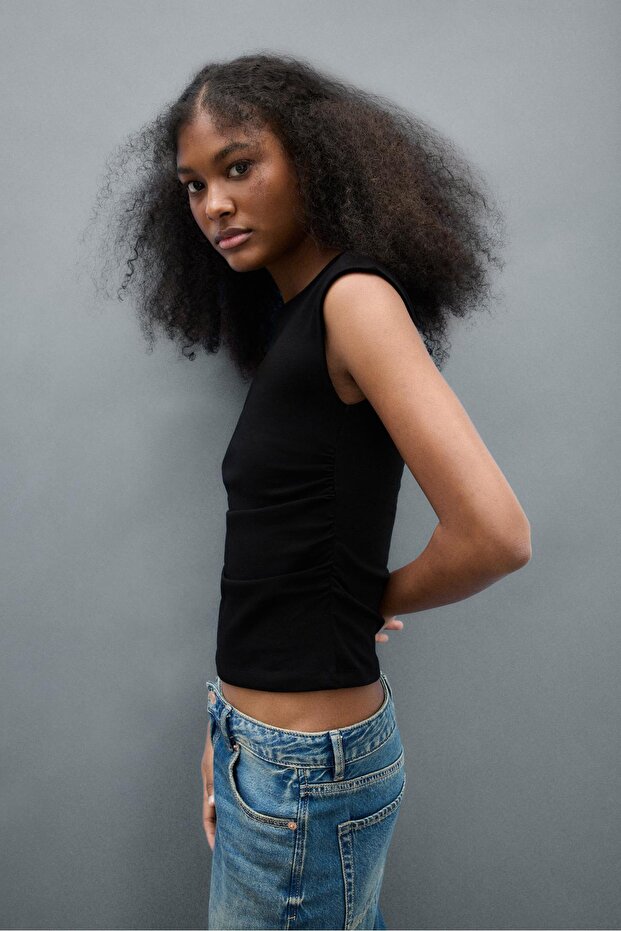 Basic fitted büzgülü t-shirt - 4