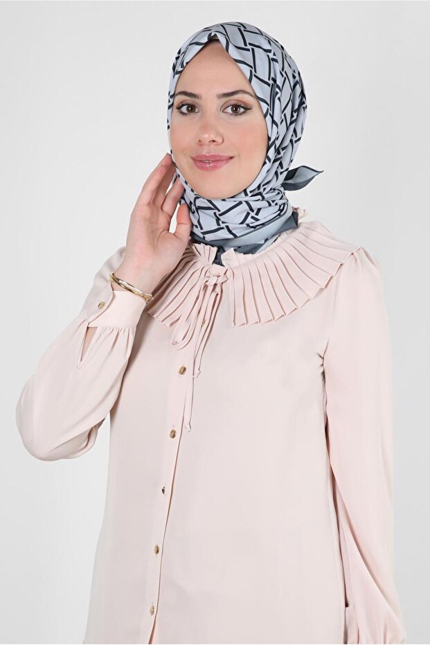 ALVINA وشاح بنمط مربع 8232