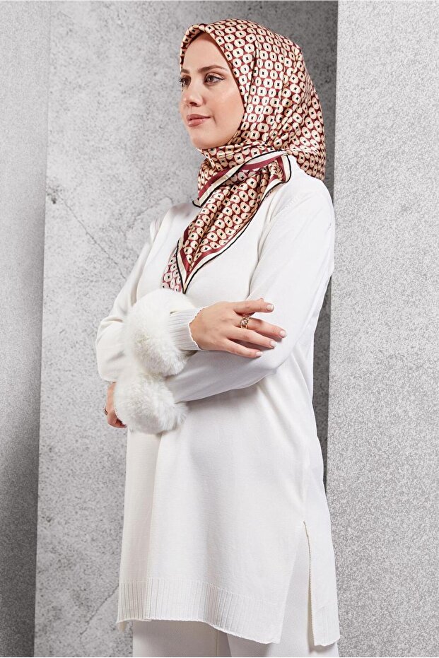 ألفينا وشاح حريري منقوش 51342