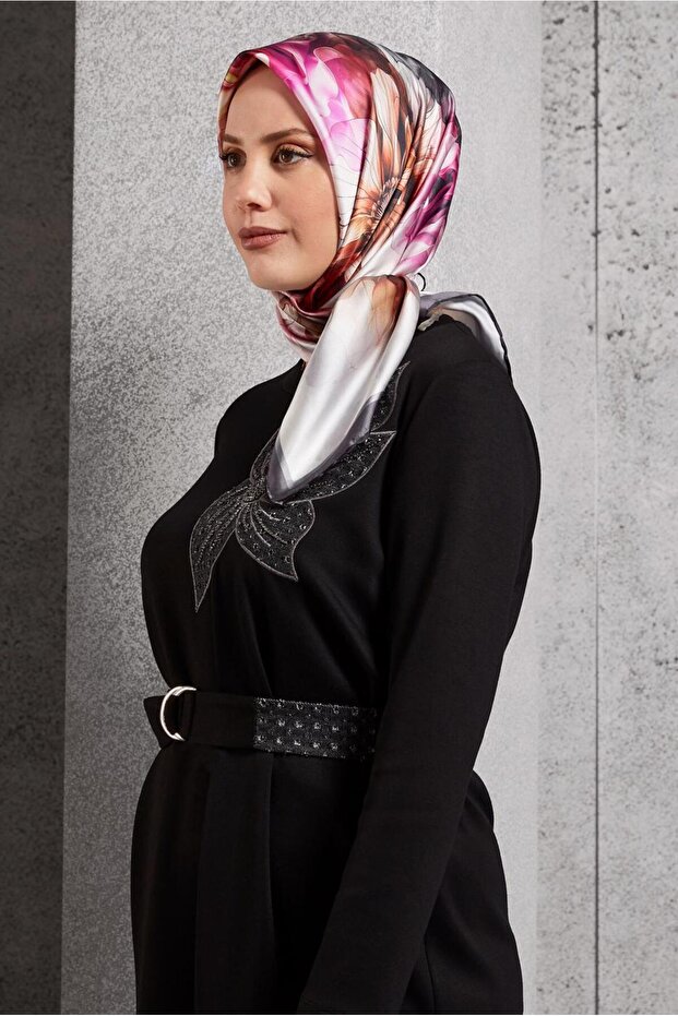 ألفينا وشاح منقوش 8519