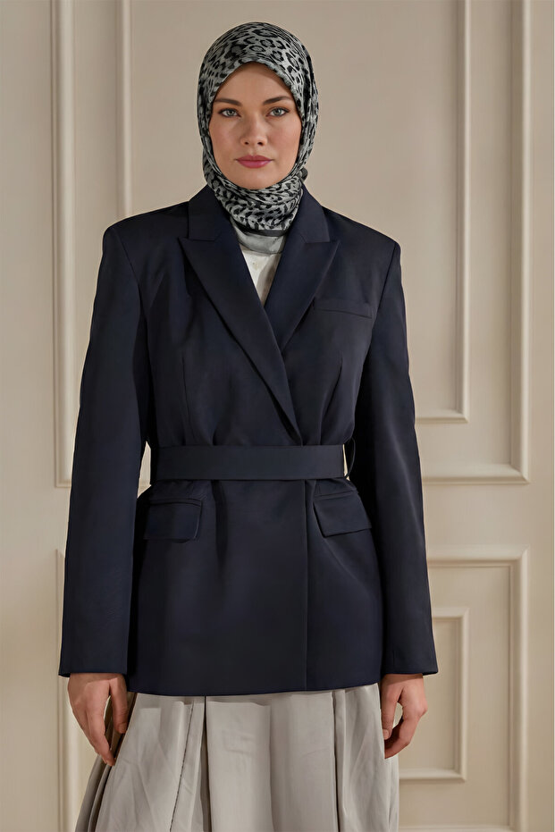 وشاح كاراش منقوش بنمط الفهد باللون الرمادي - 1