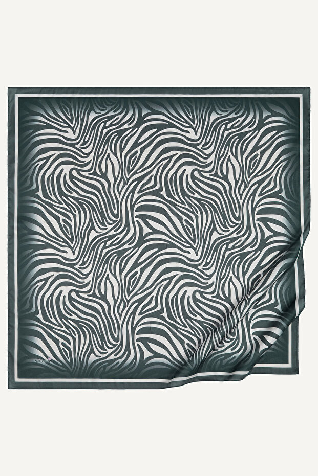 وشاح كريستالي بنمط الحمار الوحشي باللون الرمادي - 2