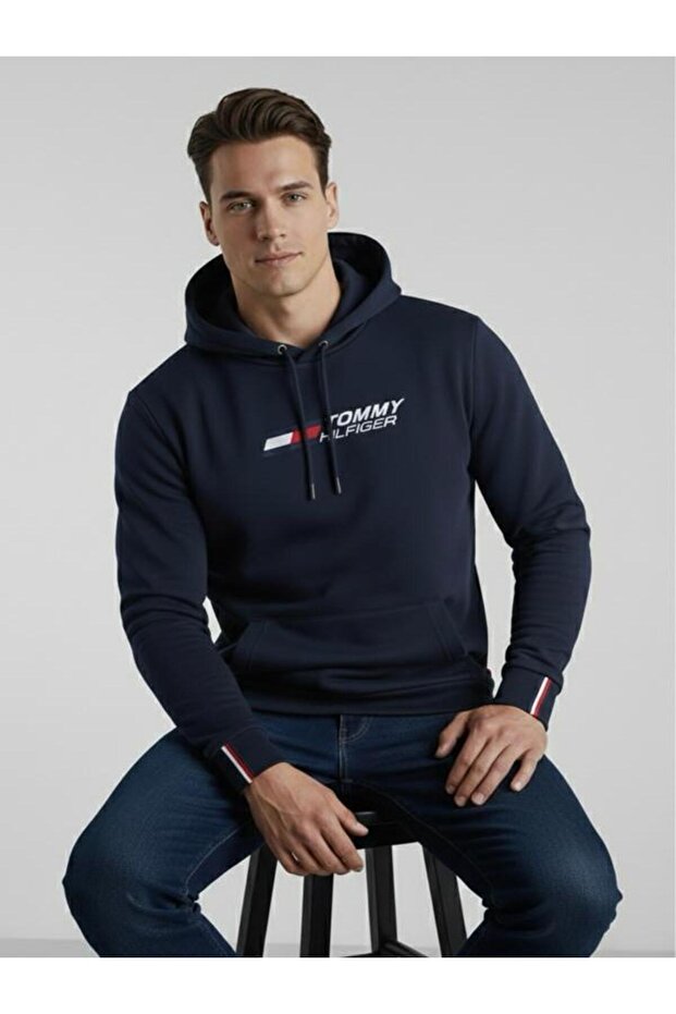 هودي بشعار Men Essentials