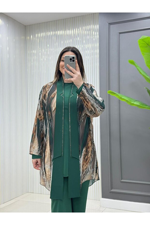 Plus Size Sandy Chiffon Three-Piece Set - 2