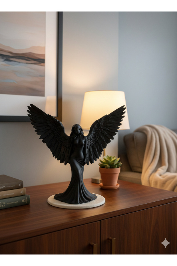 Siyah Kanatlı Melek Figürü - 3