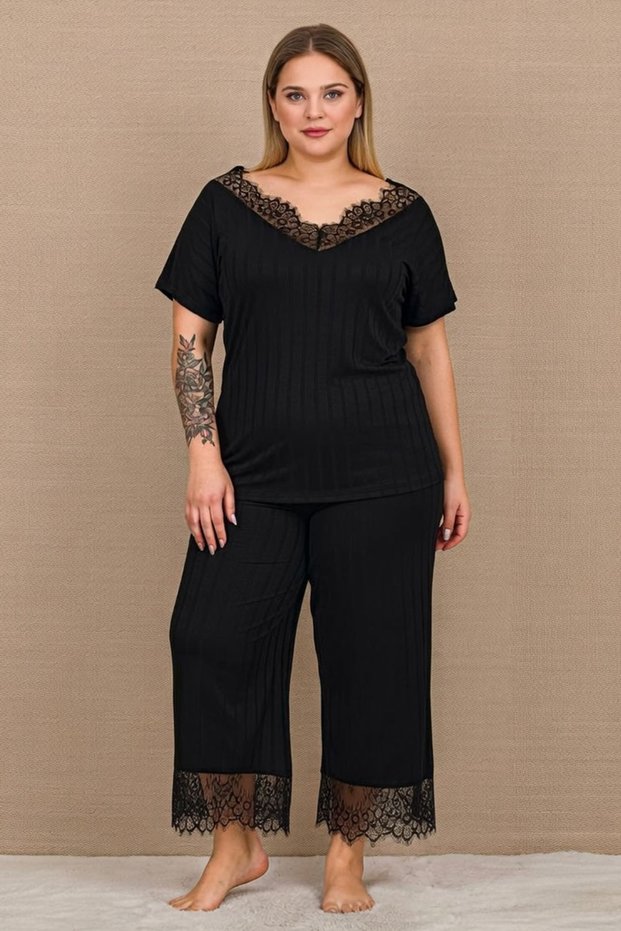 Open neck lace detailed black large size pajama set
