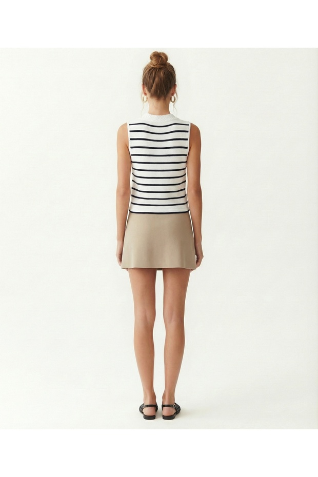 سترة بدون أكمام بياقة على شكل حرف V - 4