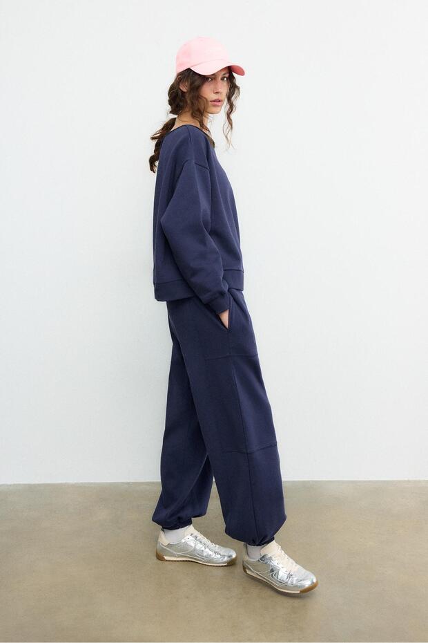 سويت شيرت أساسي مكشوف الكتفين - 3