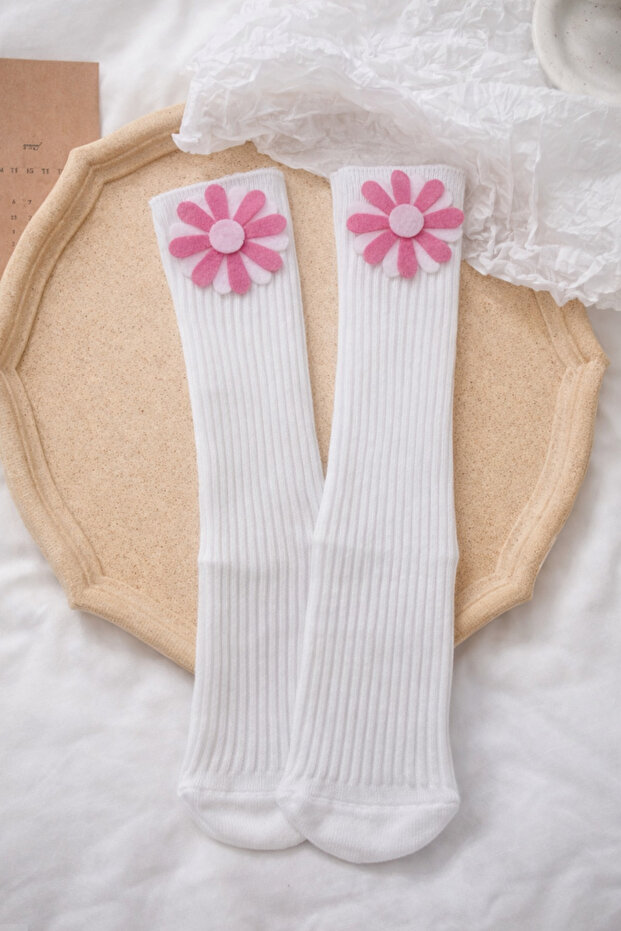 Girl's White Knee-Length White Daisy Felt Socks