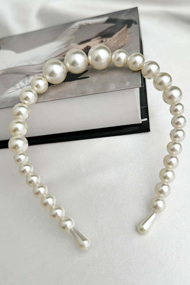 تاج من صفوف اللؤلؤ الأبيض - 3