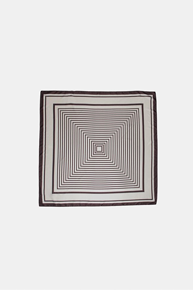 وشاح بنقشة بنقش مربعات - 1