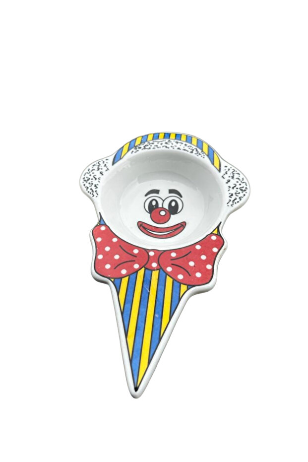 Cupă de înghețată cu față de clovn