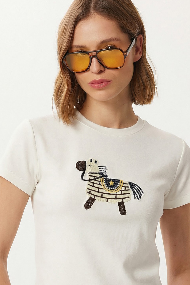 Embroidered Cotton Knitted T-Shirt Lcr0114 White