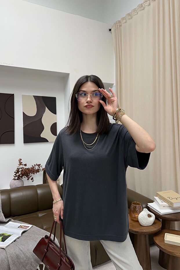 تي شيرت أساسي كبير الحجم بلون أنثراسايت - 5