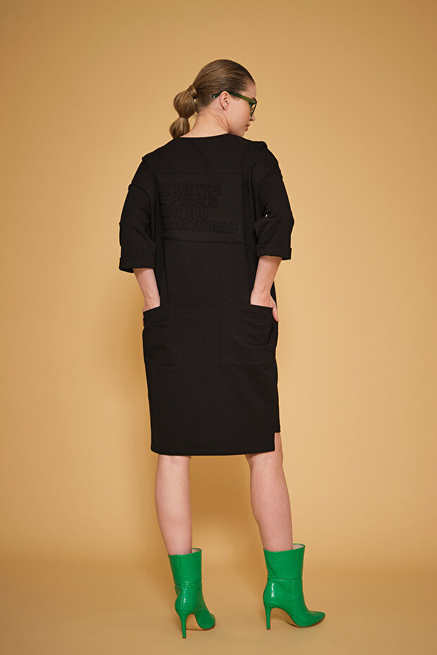 Sırt Baskılı Elbise - 1