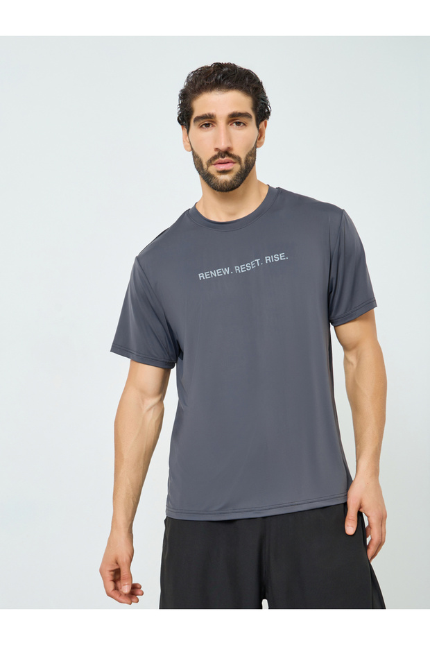 Men Relaxed Fit Printed Active T-Shirt