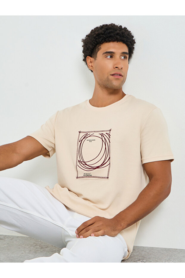 Men Beige Graphic Print Crew Neck T-Shirt