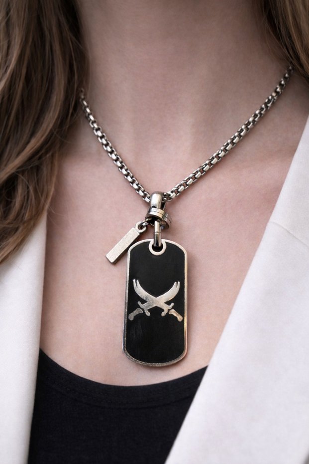 Black Plate Figured Necklace – Unisex Design with Stainless Steel Chain