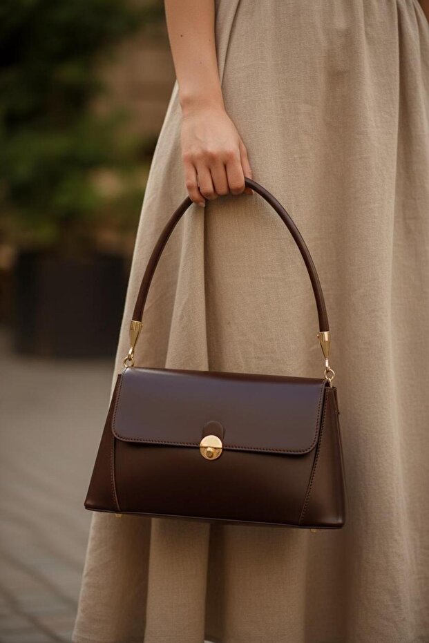 Retro Flap Lock-Detail Round-Strap Design Women's Hand and Shoulder Bag