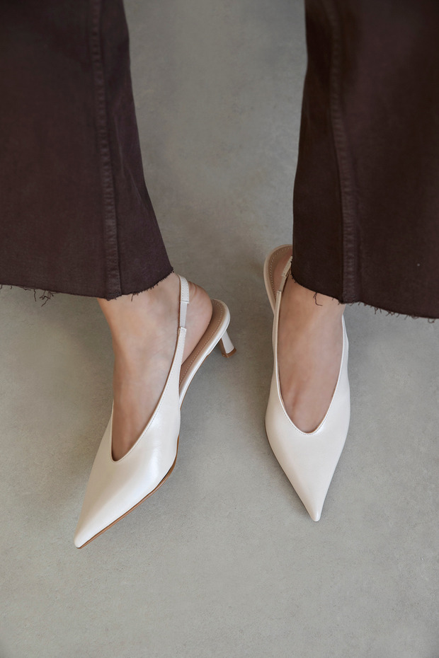 Alez Women's Wrinkled Leather Heeled Shoes Beige