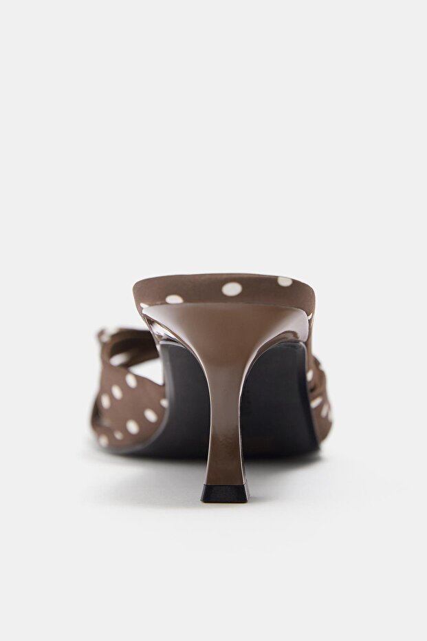 Puantiye topuklu sandalet - 6