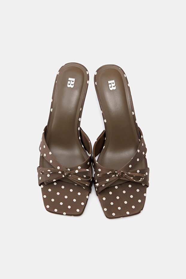 Puantiye topuklu sandalet - 3