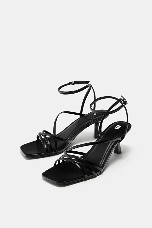 Bantlı topuklu sandalet - 4