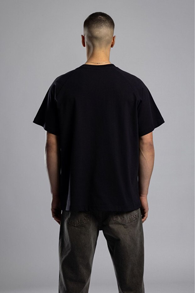 45 تي شيرت أساسي كبير الحجم مزين بتطريزات - 3