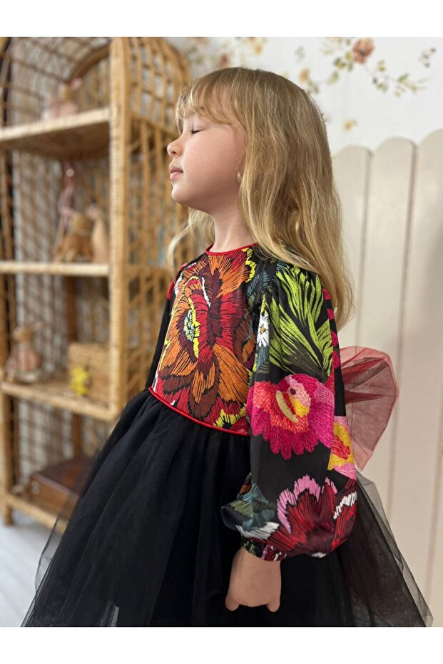 Girl's dress