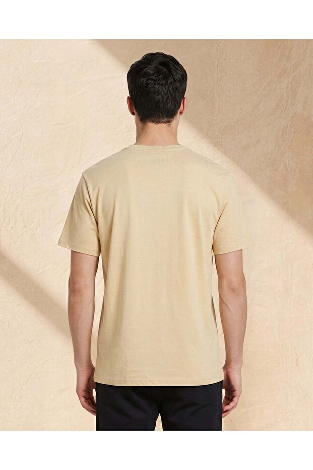 تي شيرت رجالي سادة باللون البيج - 3