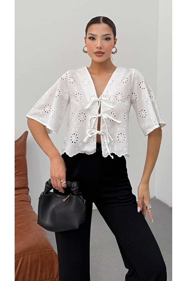 Tie-Front Half Sleeve Scallop Blouse