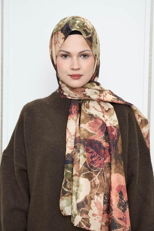 Bouquet Pattern Lina Shawl - 1