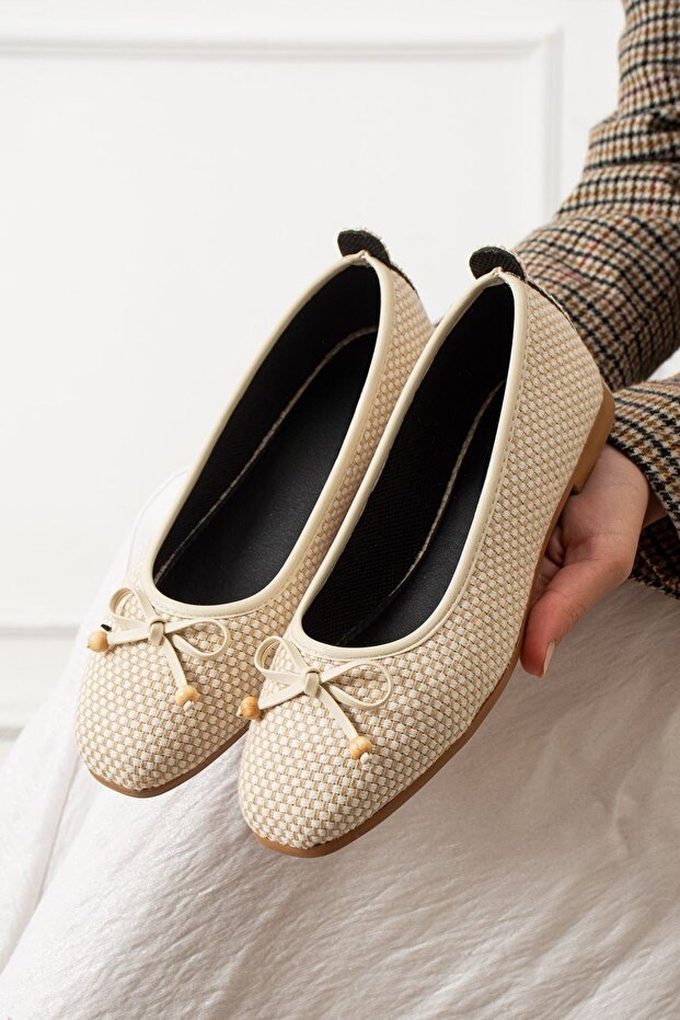 Fiora Checkered Beige Bowknot Wooden Bead Detailed Ballerinas