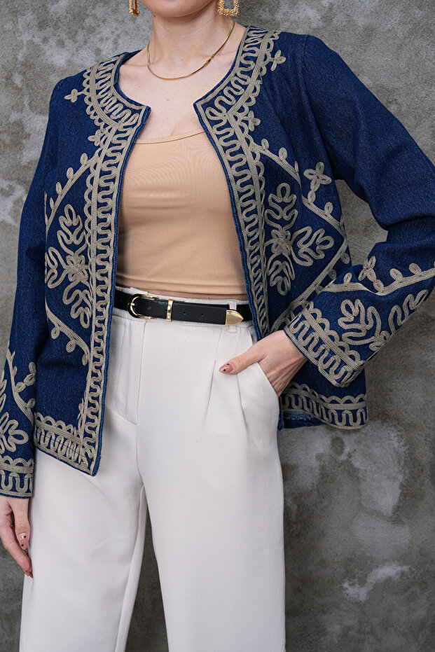 سترة قطنية مطرزة بنمط عرقي وياقة دائرية - 3