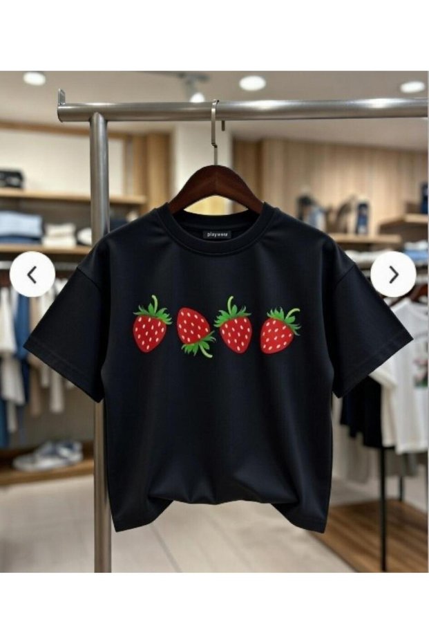Unisex Strawberry Printed Oversize T-Shirt Printed Regular Fit 100% Cotton T-Shirt