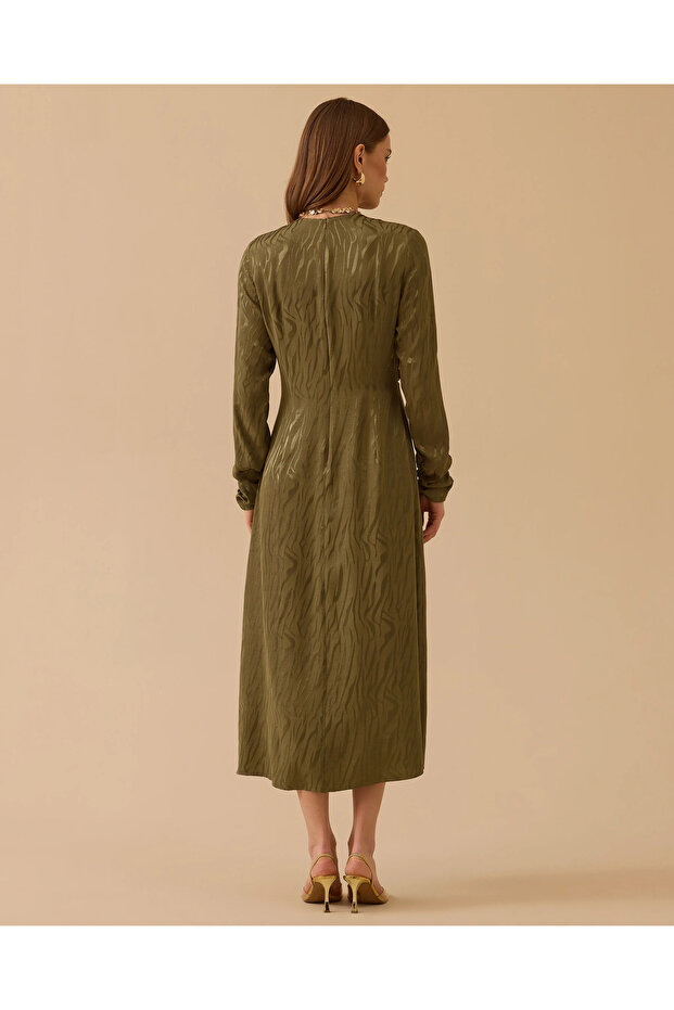 فستان جاكار منقوش مع إكسسوارات - 4