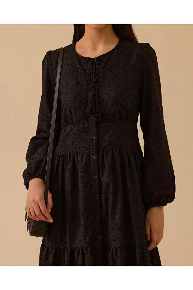 Sıfır Yaka Brode Elbise - 4